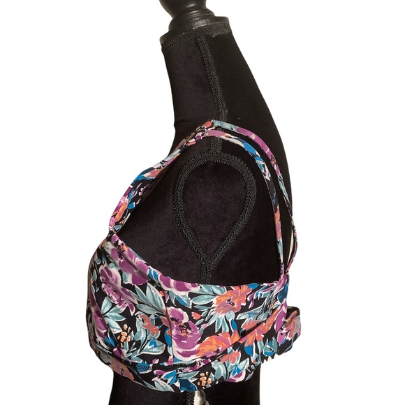 Torrid Plus Size Floral Sports Bra Size 1X Criss Cross Back - Picture 4 of 7